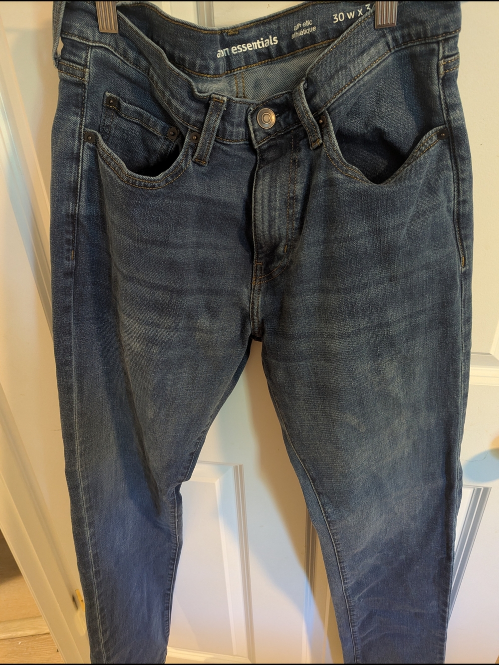 Amazon Essentials Men’s Dark Blue Athletic Straight Jeans Size 30x34
